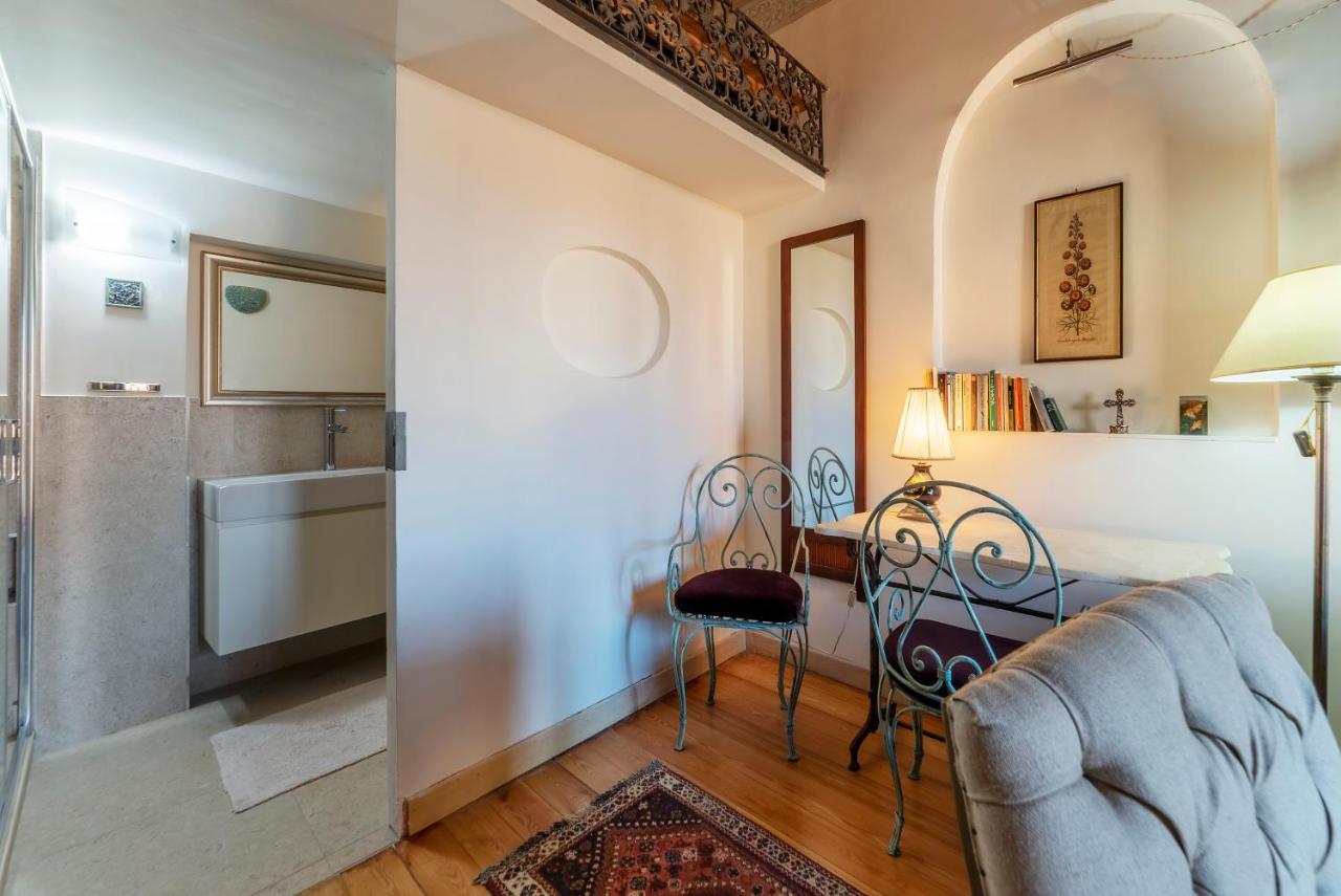 Trastevere Elegant Apartment Rome Bagian luar foto